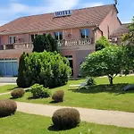 Отель Cote Jardin Commercy