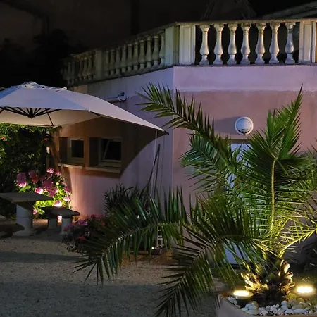 Cote Jardin מלון