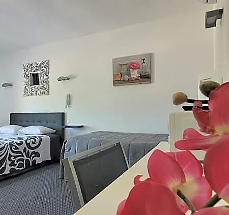 Cote Jardin Ξενοδοχείο 3*